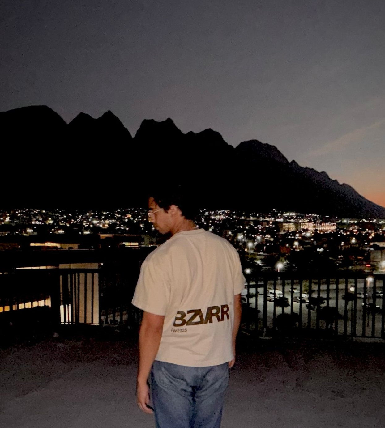 1.1(2) SAND MARMORIS BOXY T-SHIRT